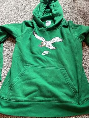 Nike Kids Green Pullover Hoodie with Eagle Graphic